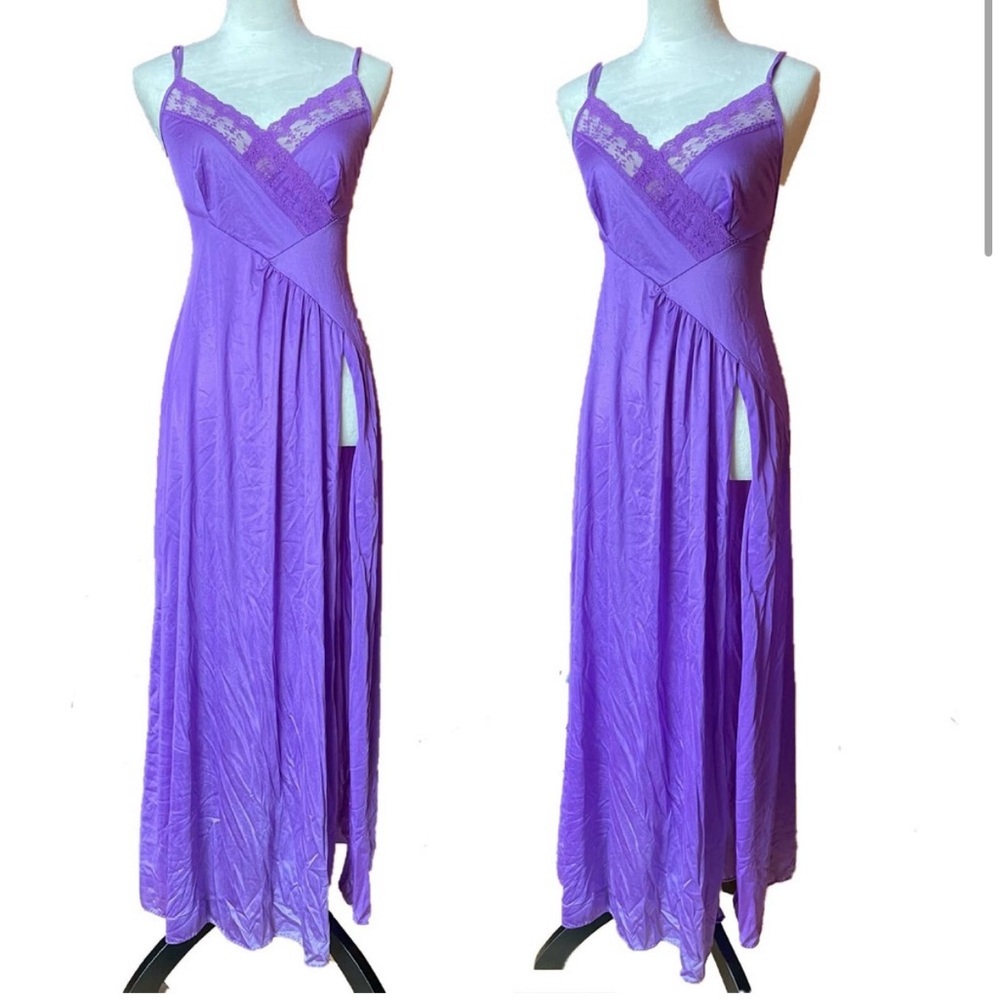 VINTAGE maxi slip with super high slit 😏